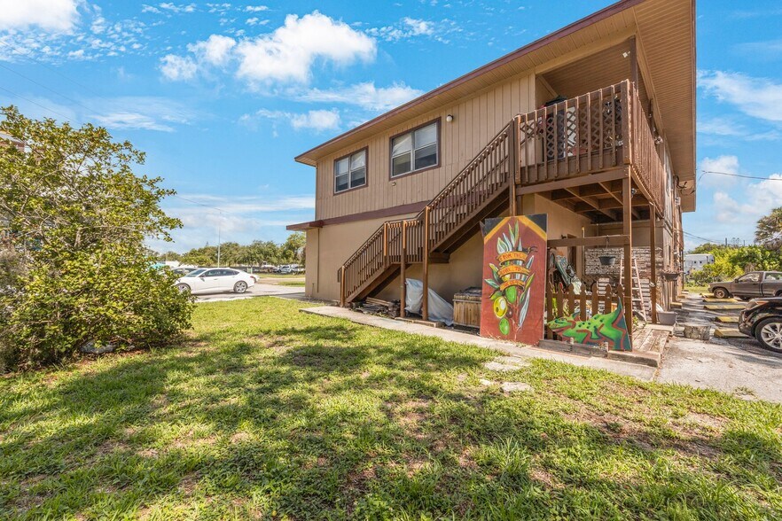 More Photos Of 1626 49th St S, Gulfport Storefront Retail Residential For Sale