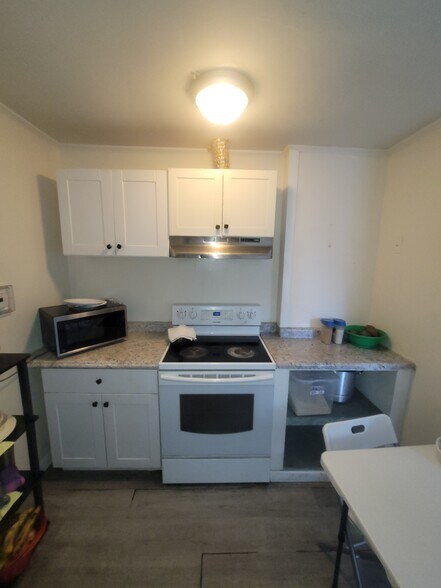 More Photos Of 1458 W 32nd St, Indianapolis Apartments For Sale