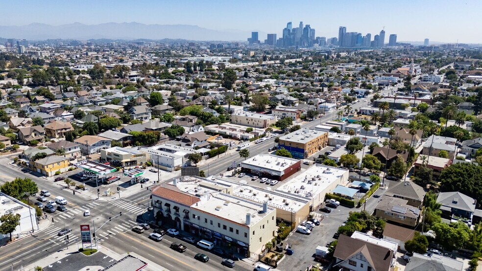 More Photos Of 1660 W Adams Blvd, Los Angeles Storefront For Sale