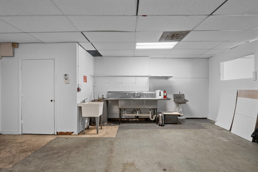 More Photos Of 5552 NW 31st Ave, Fort Lauderdale General Retail For Lease