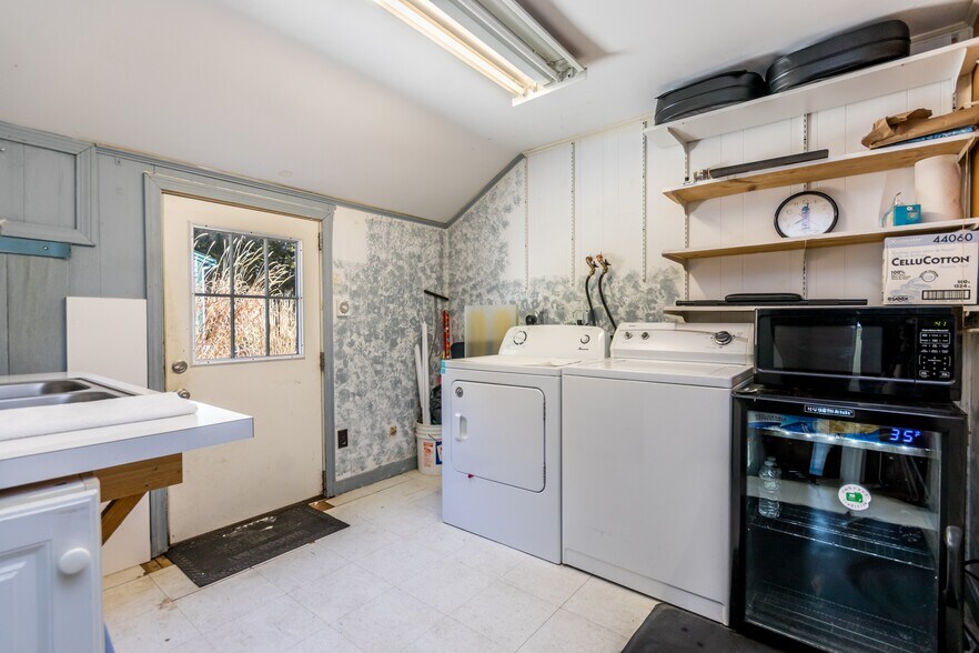 More Photos Of 1772 Main St, Chatham Freestanding For Sale
