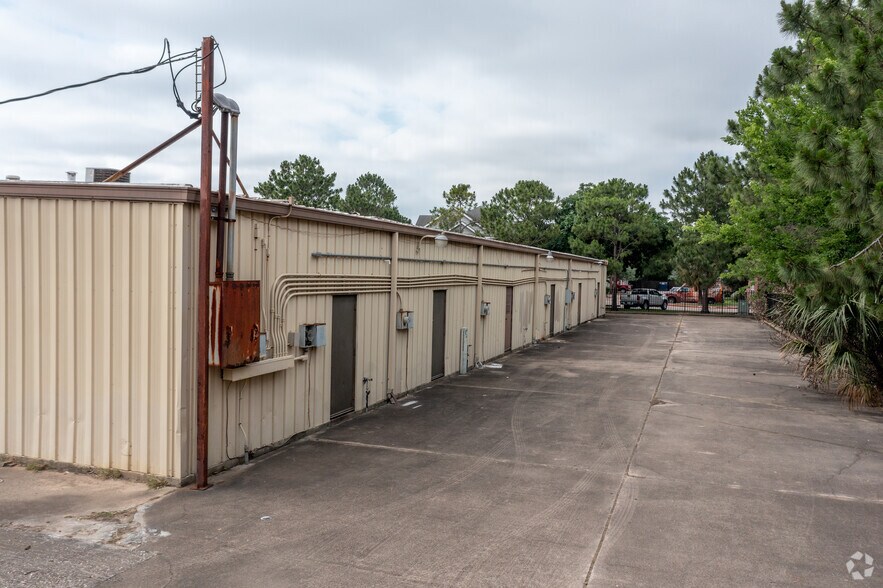 More Photos Of 3985 Underwood Rd, La Porte General Retail For Sale