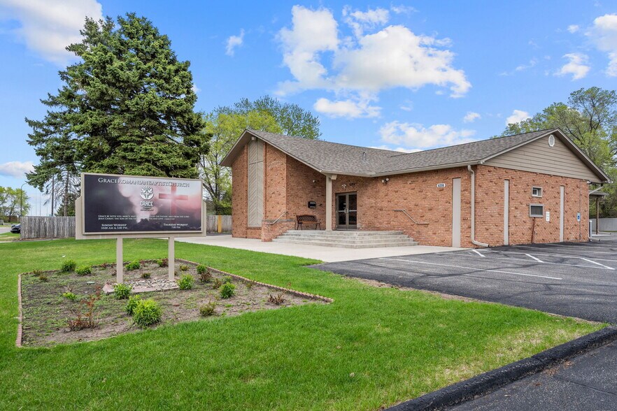 More Photos Of 6206 Lilac Dr N, Brooklyn Center Religious Facility For Sale