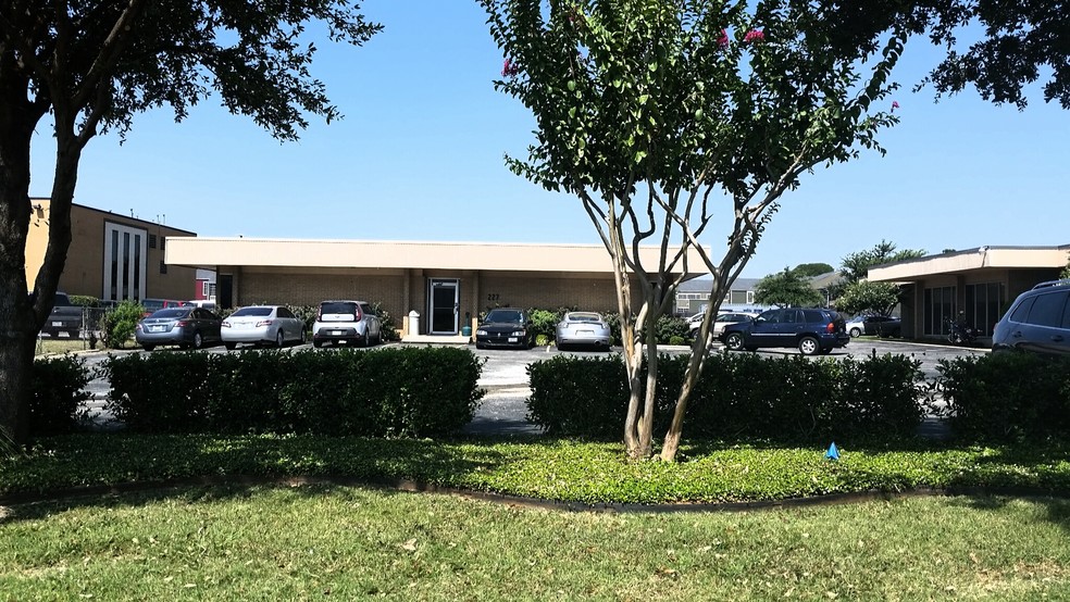 Primary Photo Of 227 NE Loop 820, Hurst Office For Lease