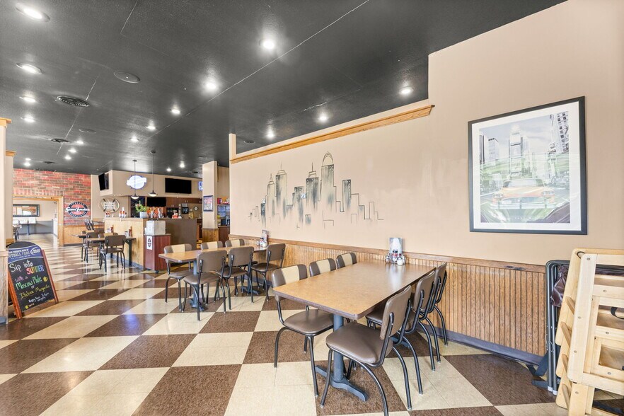 More Photos Of 2150 N State St, Iola Restaurant For Lease