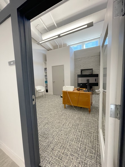 More Photos Of 2658 Scranton Rd, Cleveland Apartments For Lease