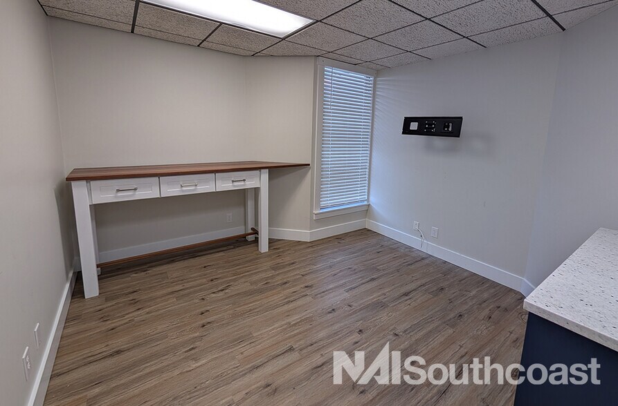 More Photos Of 1025 SW Martin Downs Blvd, Palm City Office For Lease