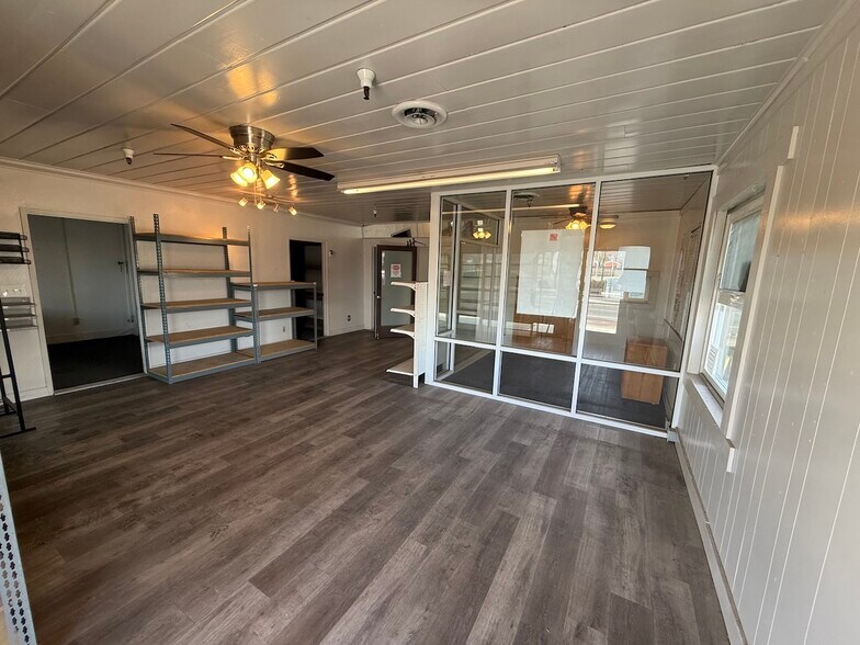 More Photos Of 412 S Yosemite Ave, Oakdale Auto Repair For Sale