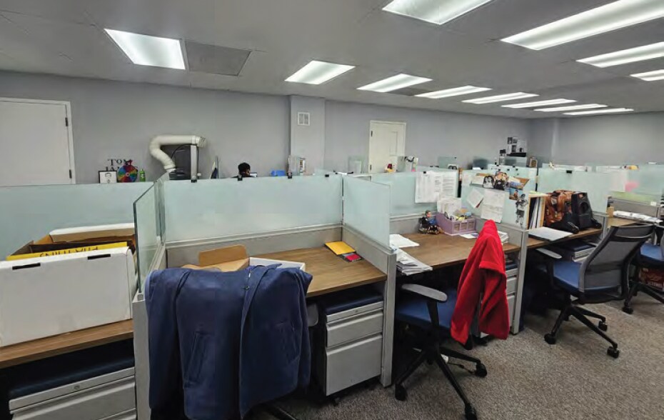 More Photos Of 2005 Pan Am Cir, Tampa Office For Sale