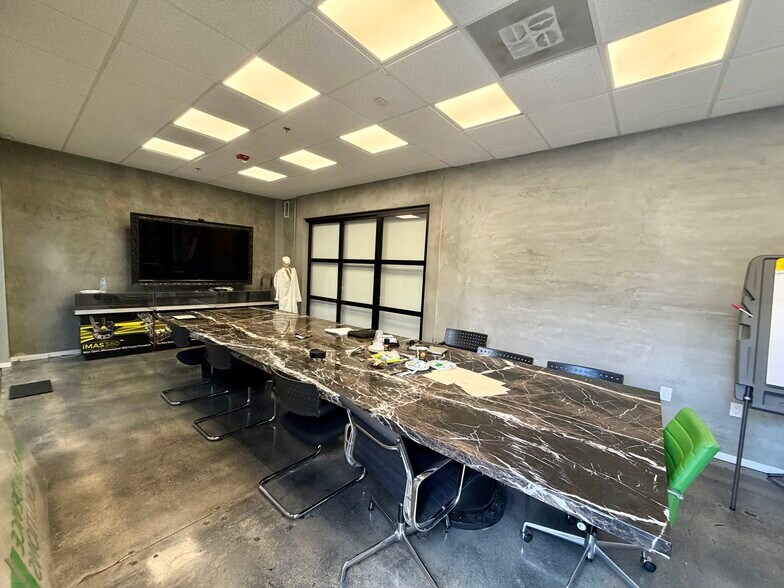 More Photos Of 7620 NW 25th St, Miami Distribution For Sale