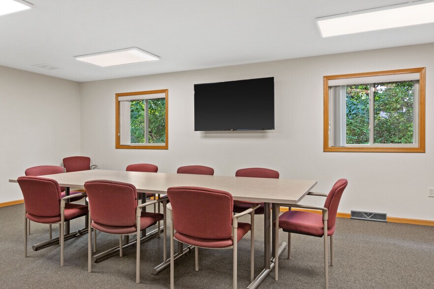 More Photos Of 3210 Post Rd, Stevens Point Office For Lease