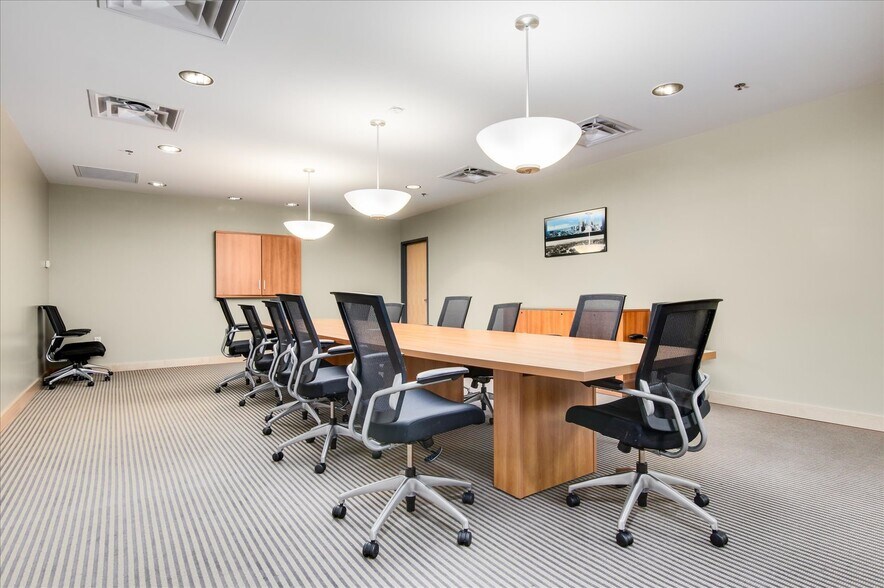 More Photos Of 1800 Glenarm Pl, Denver Office For Lease