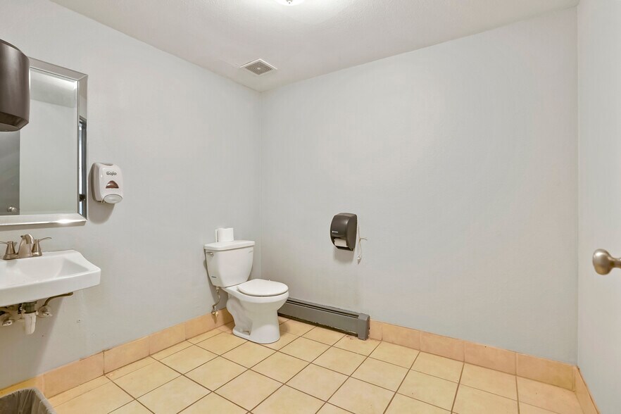 More Photos Of 5245 E 69th Ave, Commerce City Service For Lease