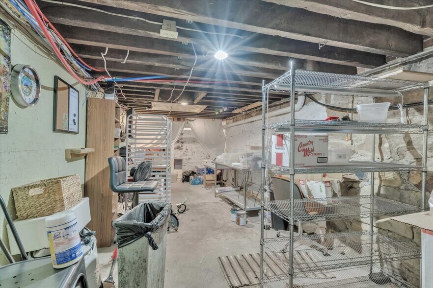 More Photos Of 24 Monroe St, Ellicottville Bar For Sale