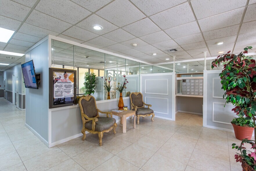 More Photos Of 6801 Lake Worth Rd, Greenacres Medical For Sale