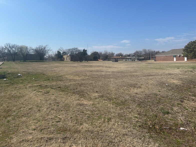 More Photos Of 1402 31st St, Lawton Land For Sale