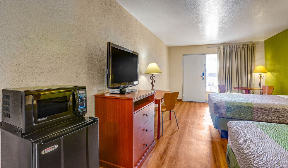 More Photos Of 1312 N Service Rd, Sonora Hotel For Sale