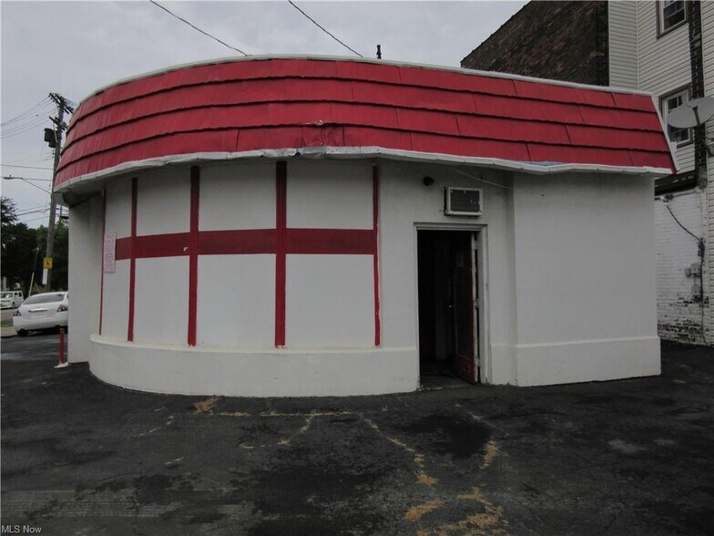 Primary Photo Of 6101 St Clair Ave, Cleveland Auto Repair For Sale