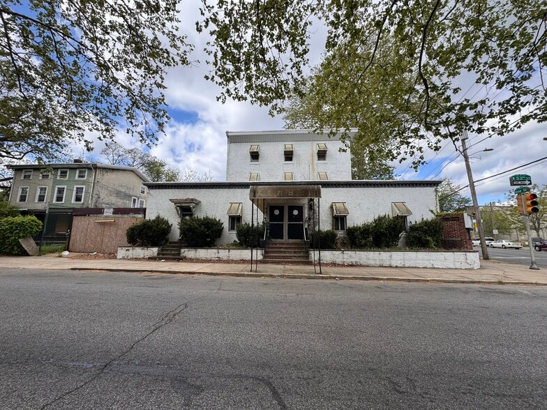 More Photos Of 238 N 53rd St, Philadelphia Funeral Home For Sale