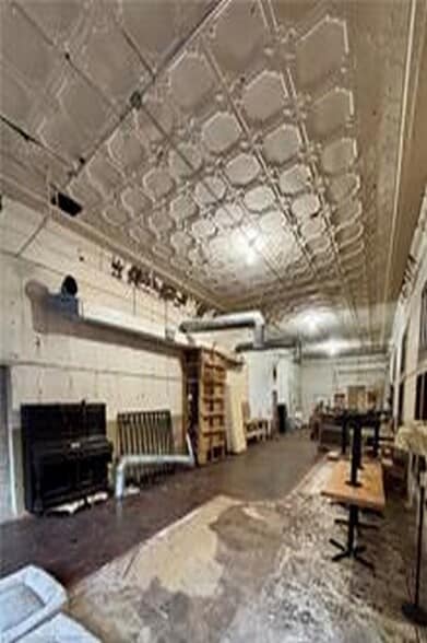 More Photos Of 500 Main St, Van Buren Storefront For Sale