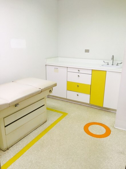 More Photos Of 909 NE 163rd St, North Miami Beach Medical For Lease
