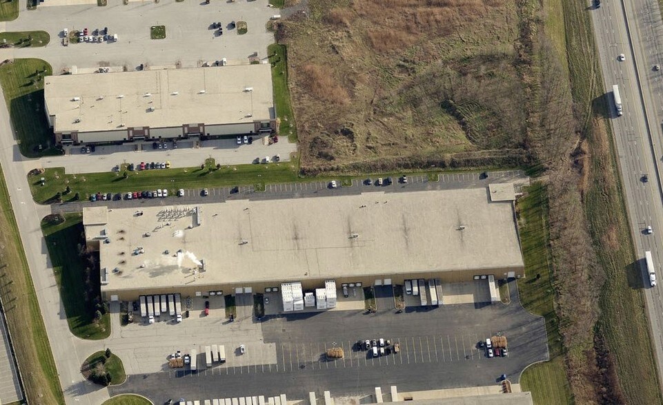 More Photos Of 6575 Daniel Burnham Dr, Portage Warehouse For Lease