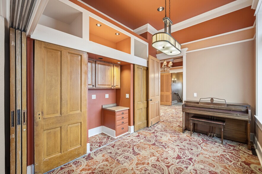 More Photos Of 101 S Big Horn Ave, Moorcroft Flex For Sale