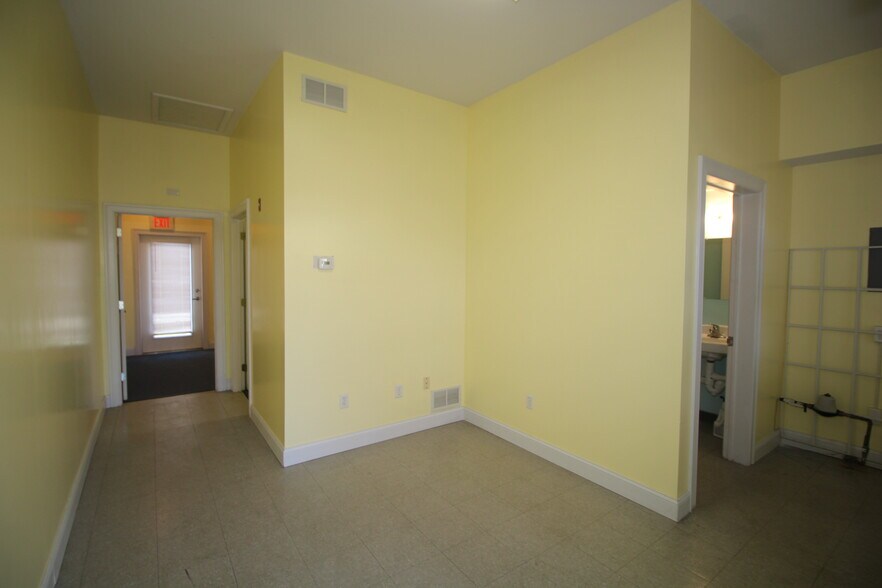 More Photos Of 1 Nami Ln, Hamilton Medical For Sale