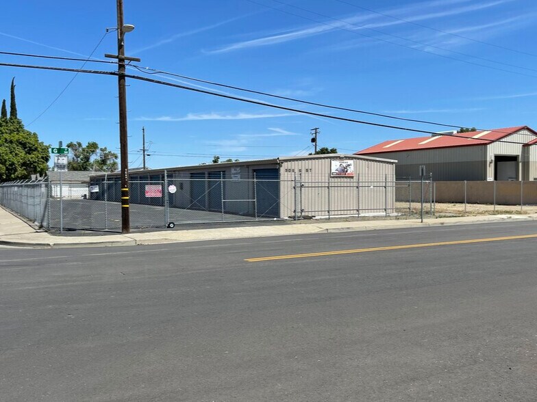 More Photos Of 906 G St, Los Banos Self Storage For Lease