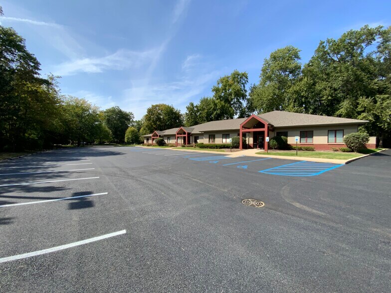 More Photos Of 3436-3500 Granite Cir, Toledo Medical For Lease