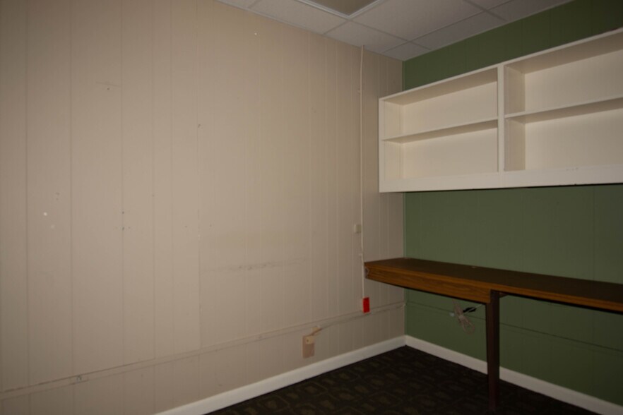 More Photos Of 1401 Applewood Dr, Dalton Medical For Lease