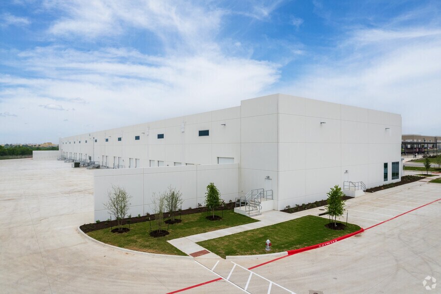 More Photos Of 19121 Marketplace Ave, Kyle Unknown For Lease