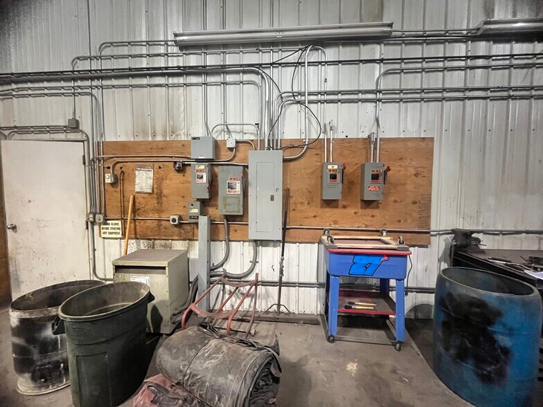More Photos Of 3201 Beale St, Rapid City Warehouse For Lease