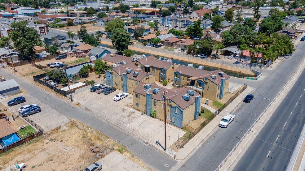 More Photos Of 1010 Beale Ave, Bakersfield Apartments For Sale