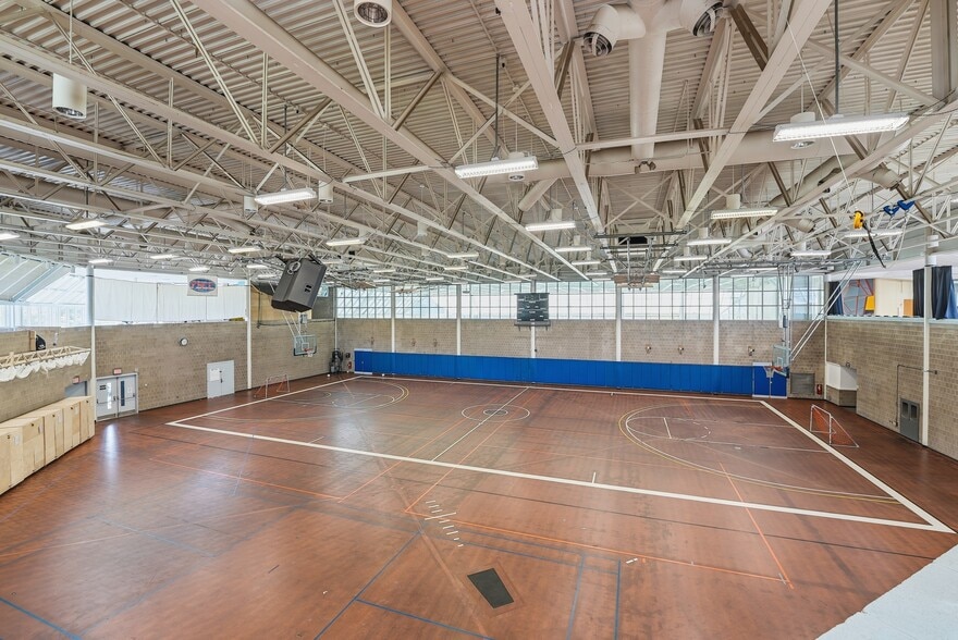 More Photos Of 893 West St, Amherst Schools For Sale