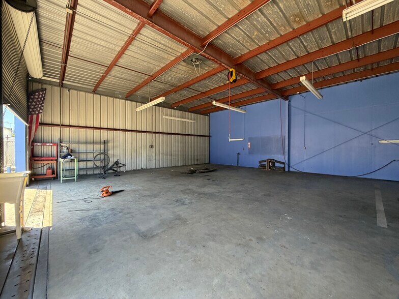 More Photos Of 1697 Mccormick St, Turlock Service For Lease
