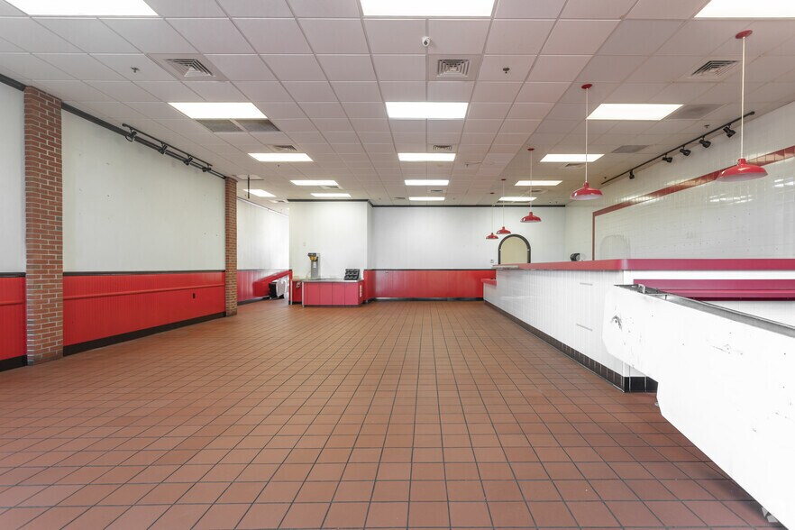 More Photos Of 1430 High St, Williamsburg General Retail For Lease