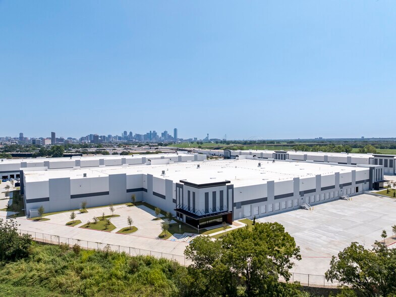 More Photos Of 1107 Conveyor Ln, Dallas Unknown For Lease