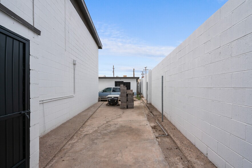 More Photos Of , El Paso Office For Sale