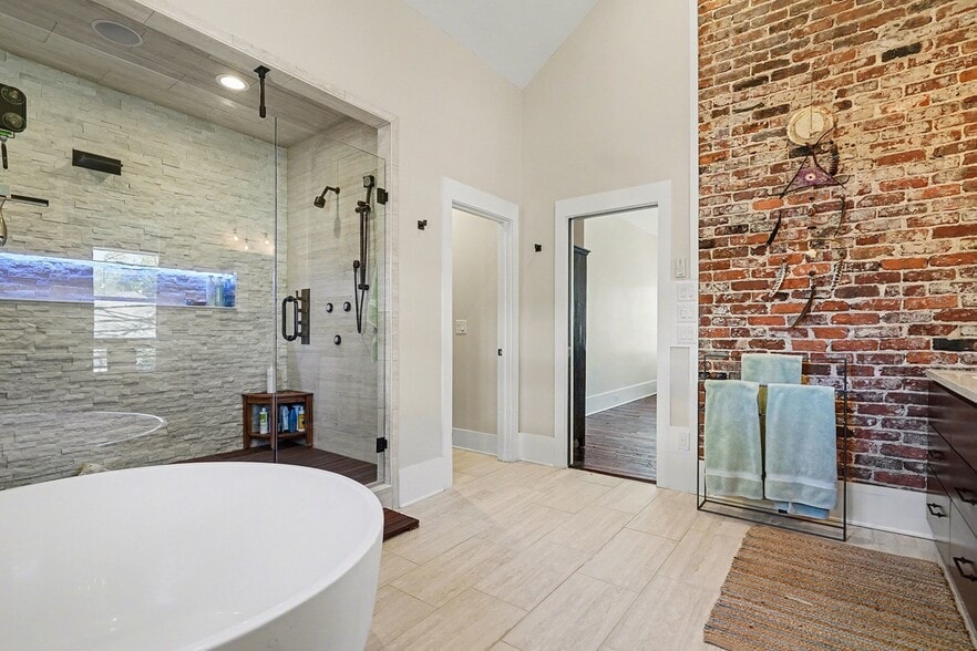 More Photos Of 119 E Maple St, Decatur Loft Creative Space For Sale