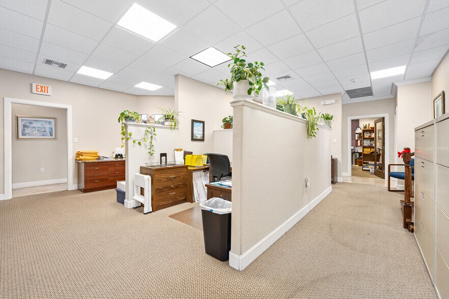 More Photos Of 37 S Halifax Ave, Daytona Beach Schools For Sale