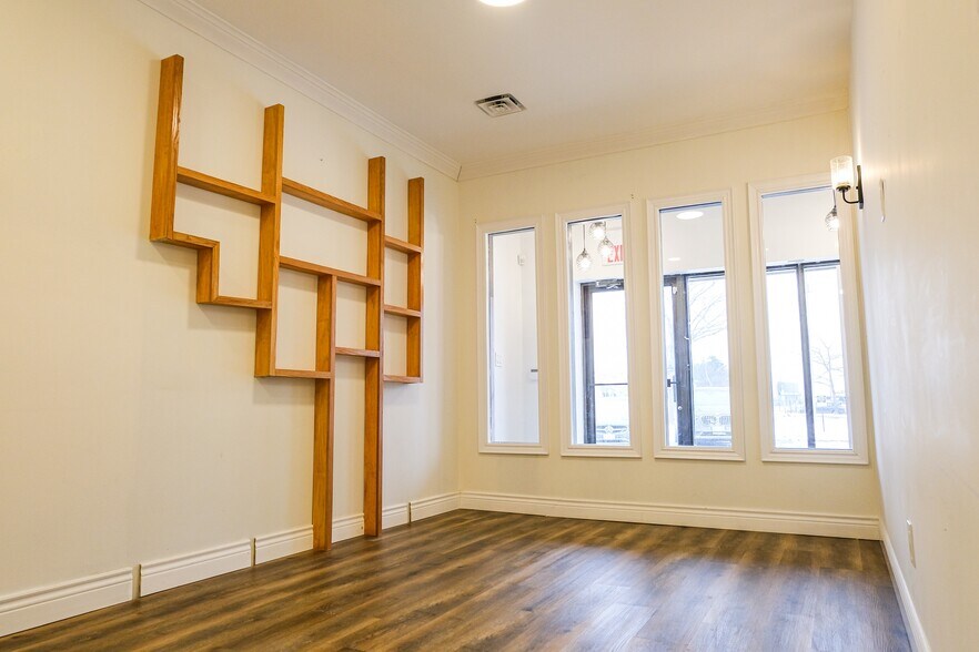 More Photos Of 155 E Beaver Creek Rd, Richmond Hill Office For Sale