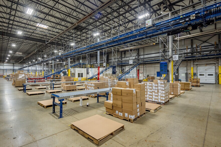 More Photos Of 30320 Emerald Valley Pky, Solon Warehouse For Lease