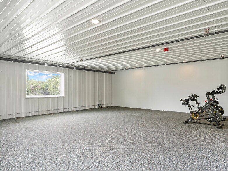 More Photos Of 22660 S Harlem Ave, Frankfort Flex For Sale