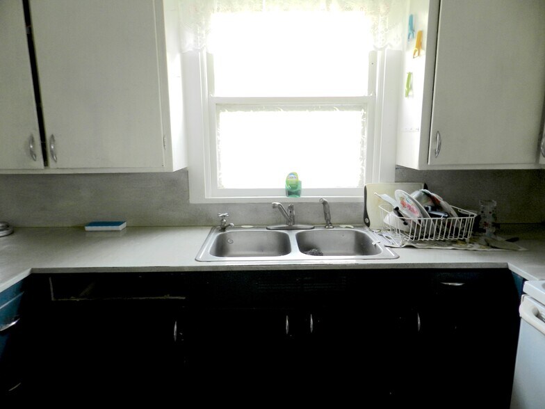 More Photos Of 104 Challis St, Salmon Warehouse For Sale