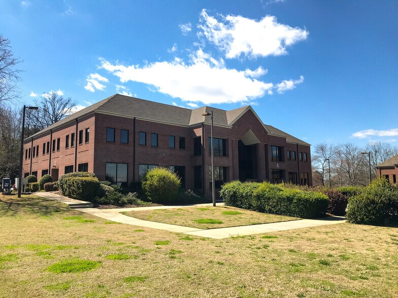 More Photos Of 330 Pelham Rd, Greenville Medical For Lease