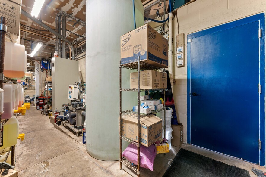 More Photos Of 81 Route 31 N, Pennington Freestanding For Sale