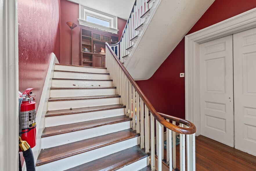 More Photos Of 146 Main St, Stanardsville Hospitality For Sale