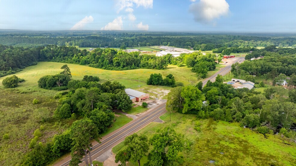 More Photos Of 15185 TX-21, Douglass Department Store For Sale