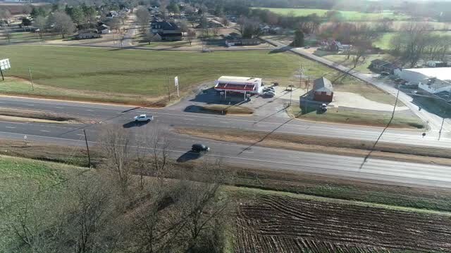 Primary Photo Of 3850 Highway 20, Tuscumbia Service Station For Sale